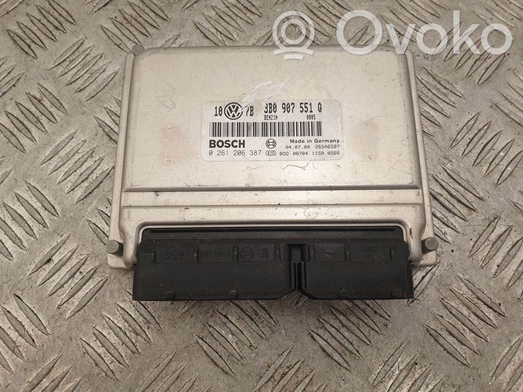 Volkswagen PASSAT B5 Engine control unit/module 
