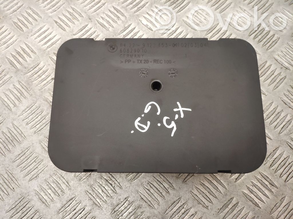BMW X5 E70 Quarter panel pressure vent 