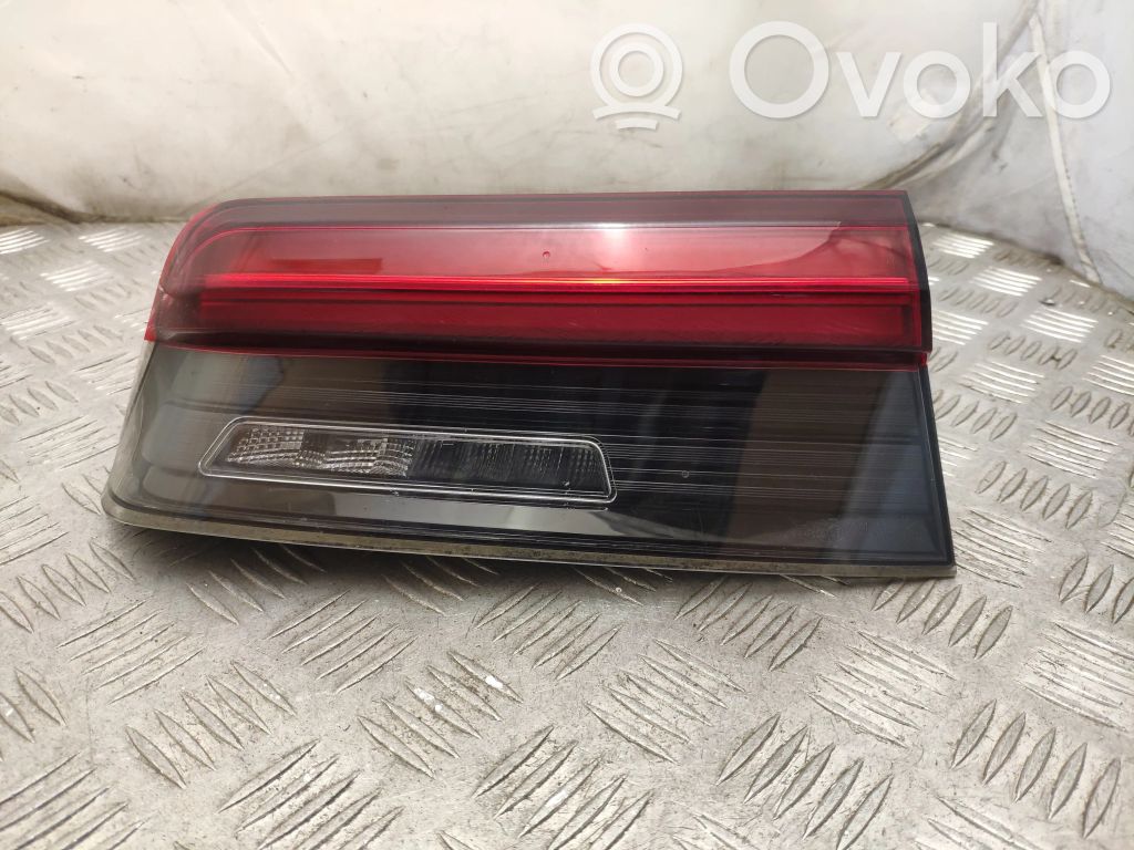 BMW 3 G20 G21 Lampă spate în capacul portbagajului 