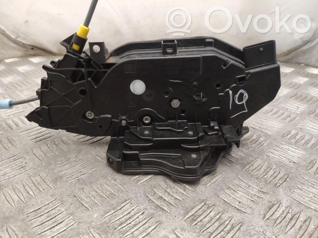 BMW 3 G20 G21 Zamek drzwi tylnych 