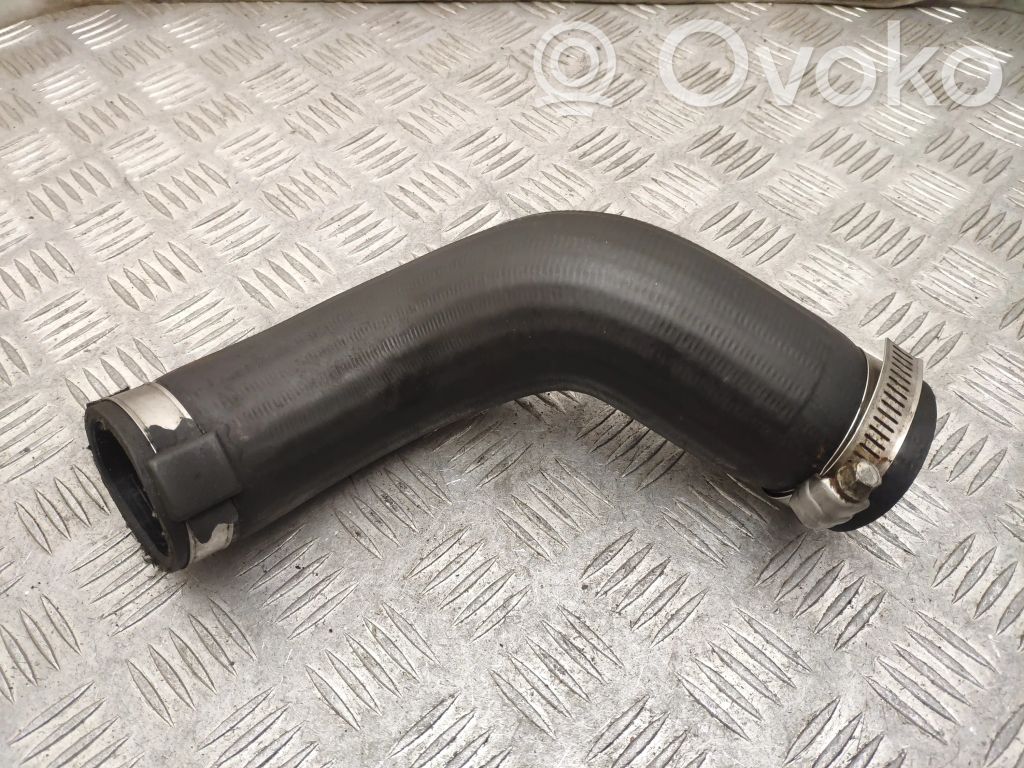 Toyota Avensis T270 Wąż / Rura intercoolera 