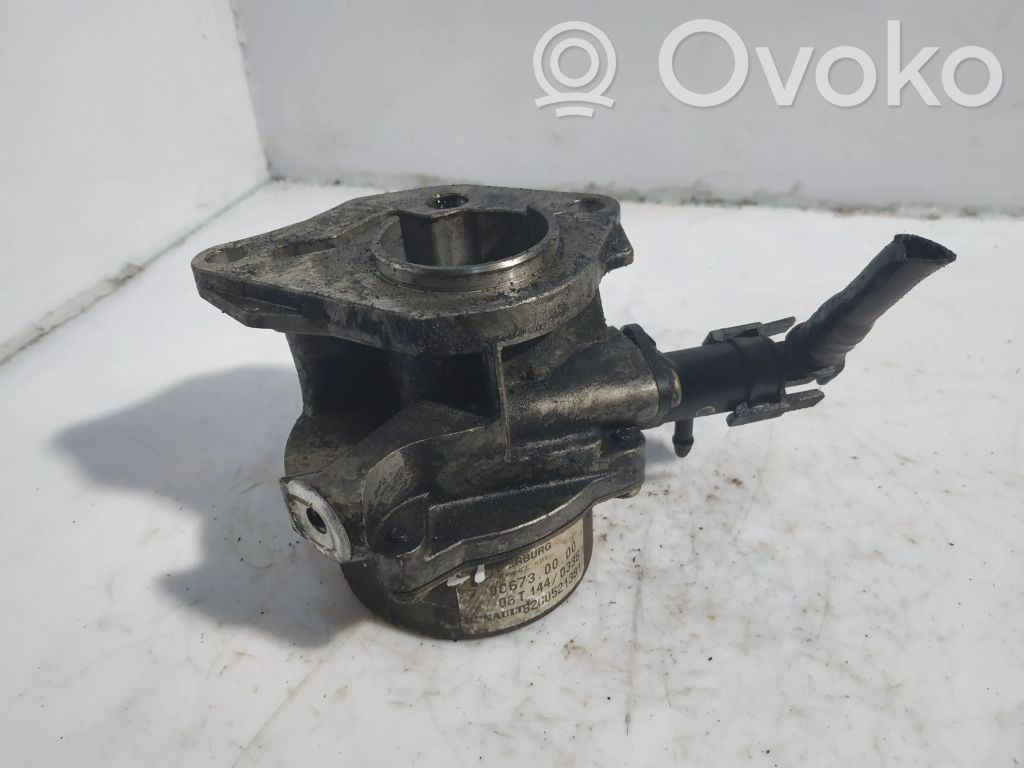 Renault Clio II Vacuum pump 