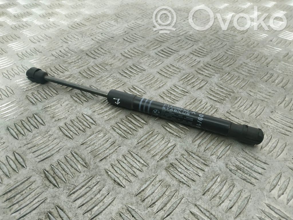 BMW 5 F10 F11 Siłownik maski przedniej 
