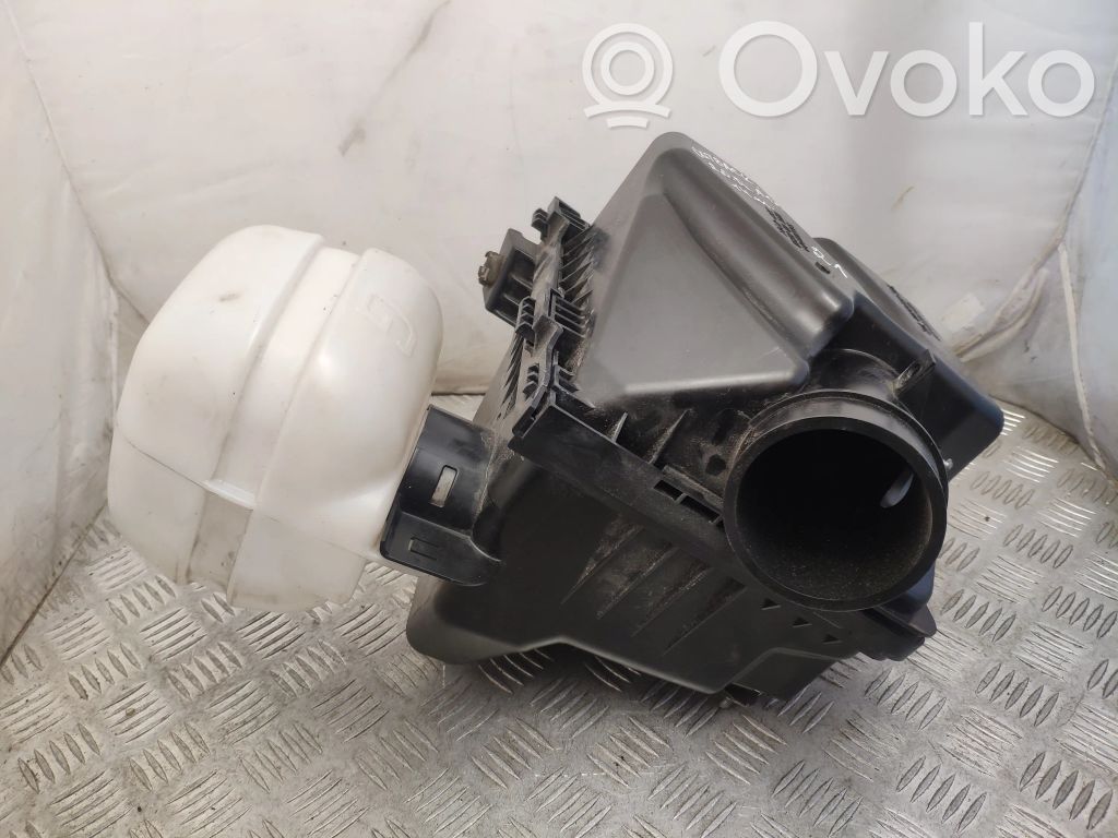 Subaru Outback Air filter box 