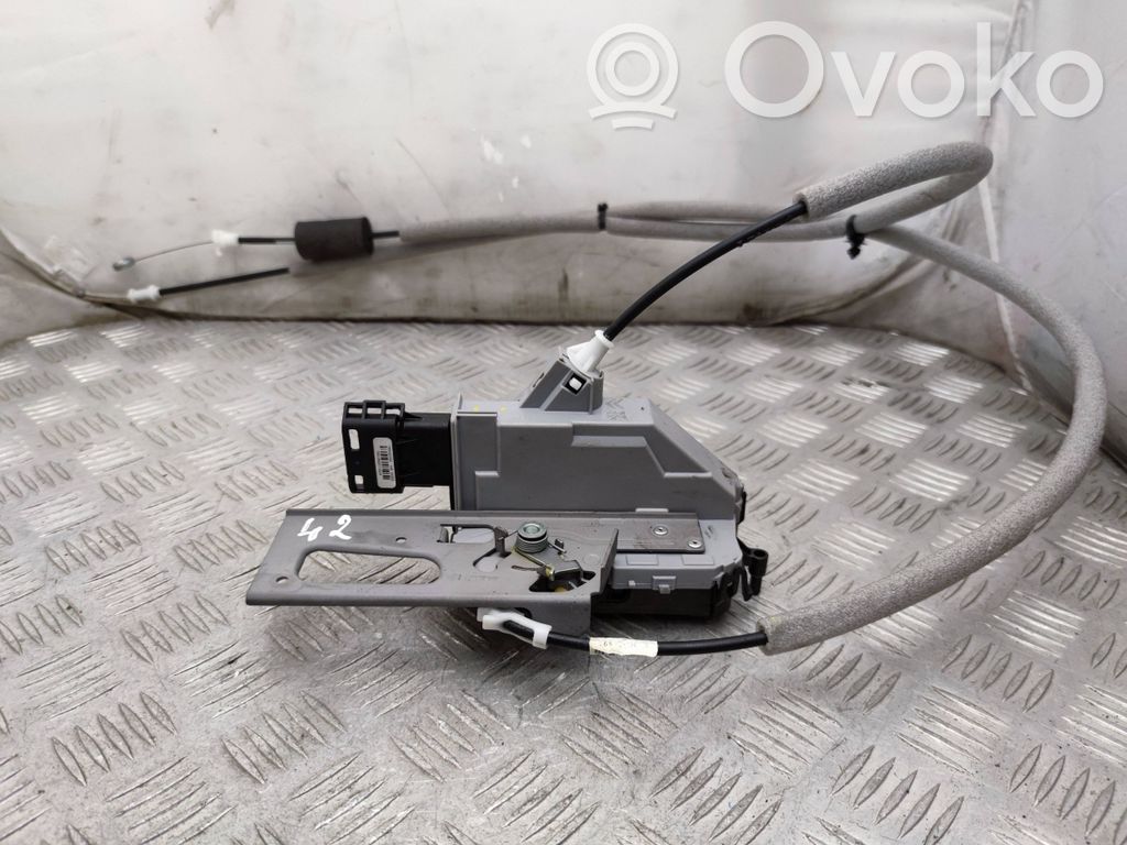Peugeot Traveller Liukuoven lukko 