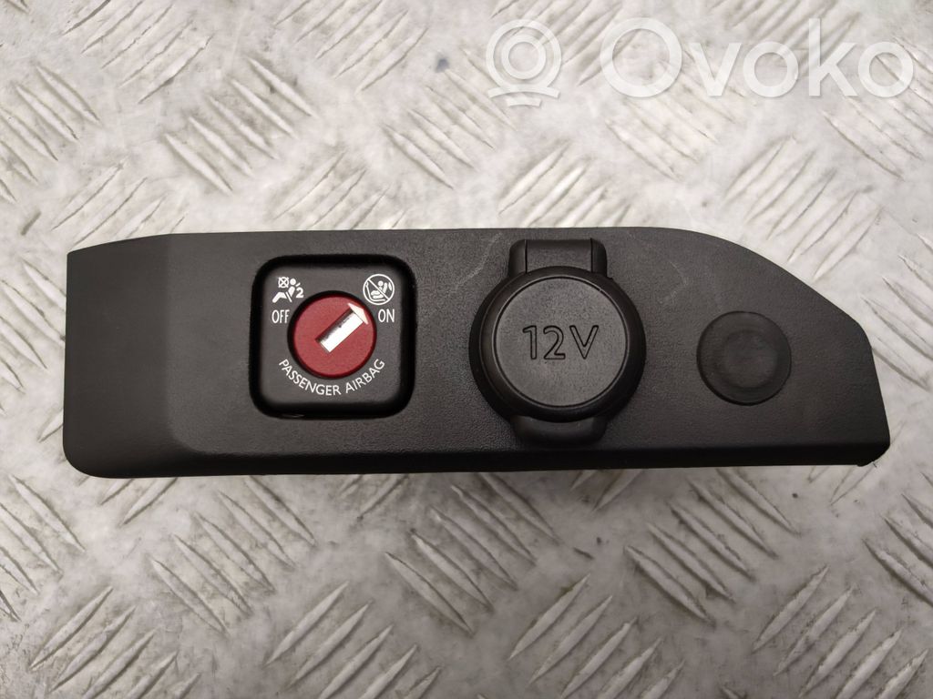 Toyota Proace Passenger airbag on/off switch 