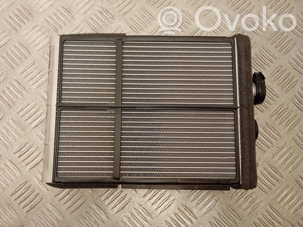 Volvo XC60 Pečiuko radiatorius 