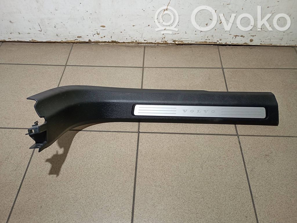 Volvo XC60 Priekinio slenksčio apdaila (vidinė) 
