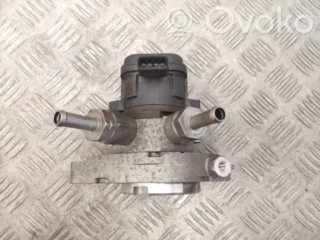 Lexus NX Vacuum pump 