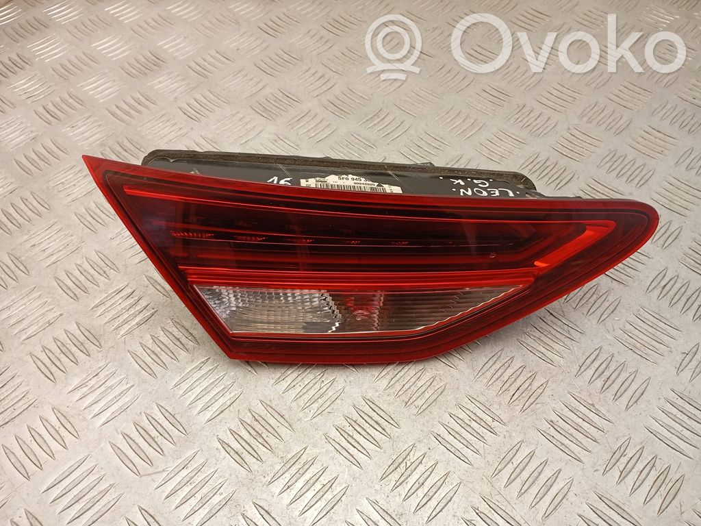 Seat Leon (5F) Takaluukun takavalot 