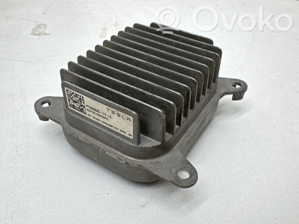 Unité de commande / module Xénon   P153292511E