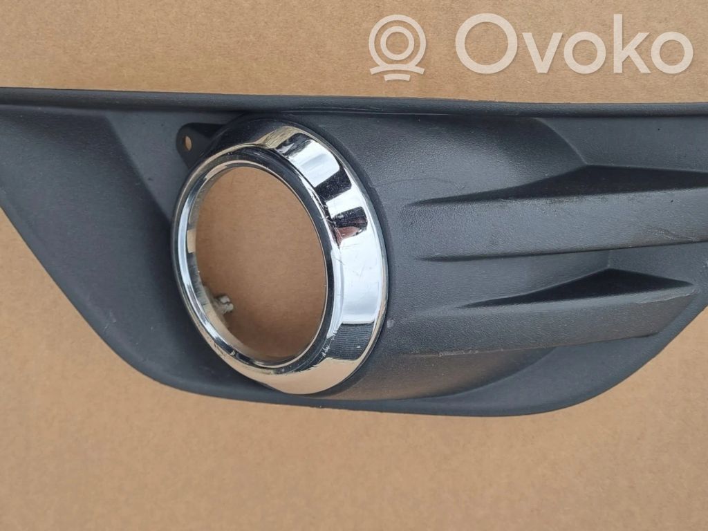 Ford Kuga I Grotelės apatinės (trijų dalių) 