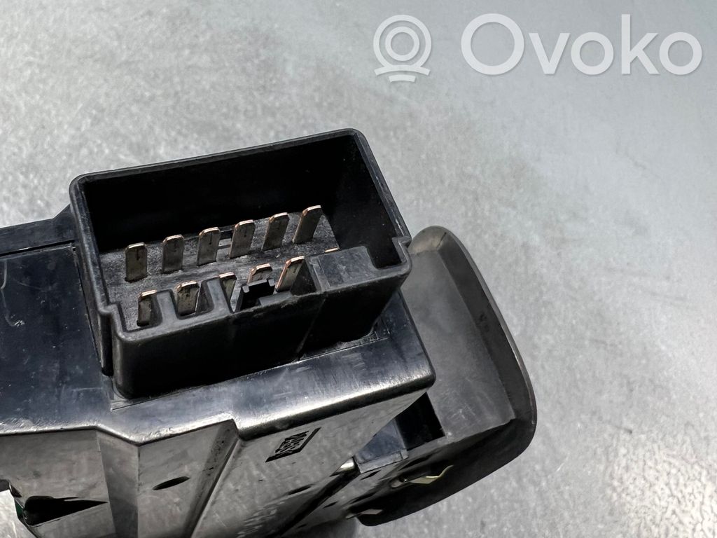 Volvo XC70 Electric window control switch 