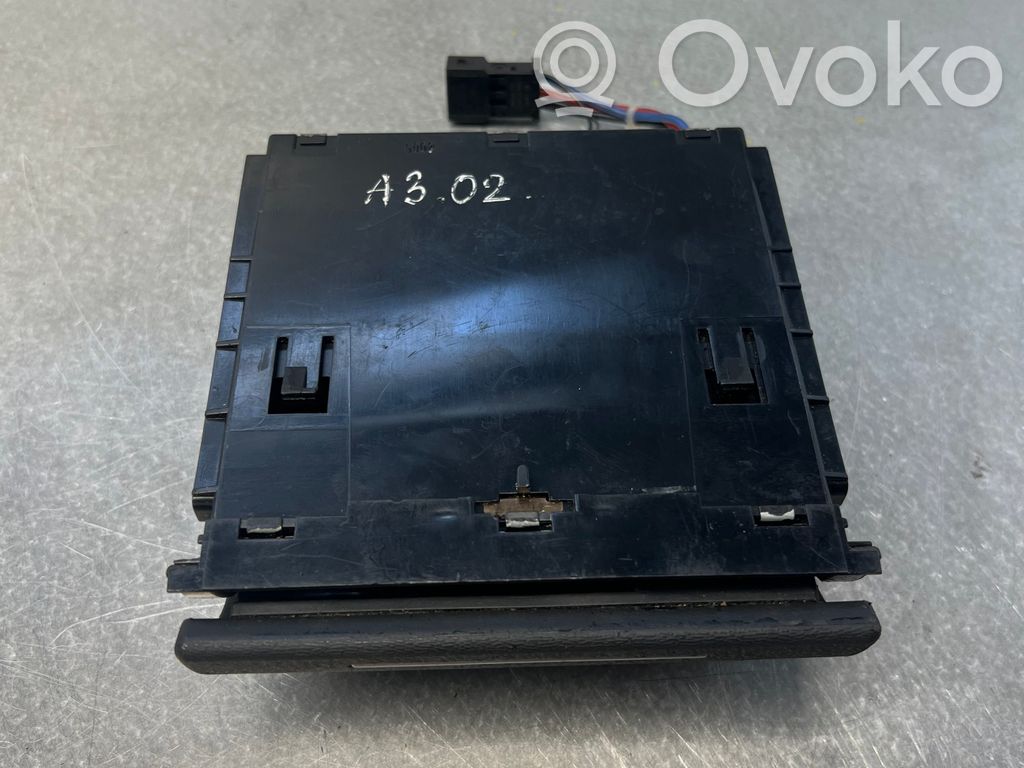Audi A3 S3 8L Aschenbecher 