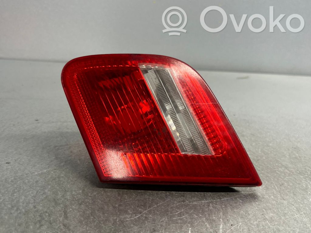 BMW 3 E46 Aizmugurējais lukturis pārsegā 
