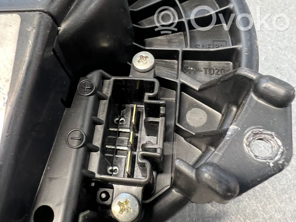 Toyota Avensis T270 Heater fan/blower 