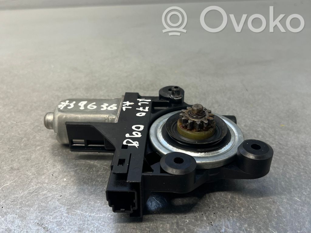 Volvo XC70 Rear door window regulator motor 