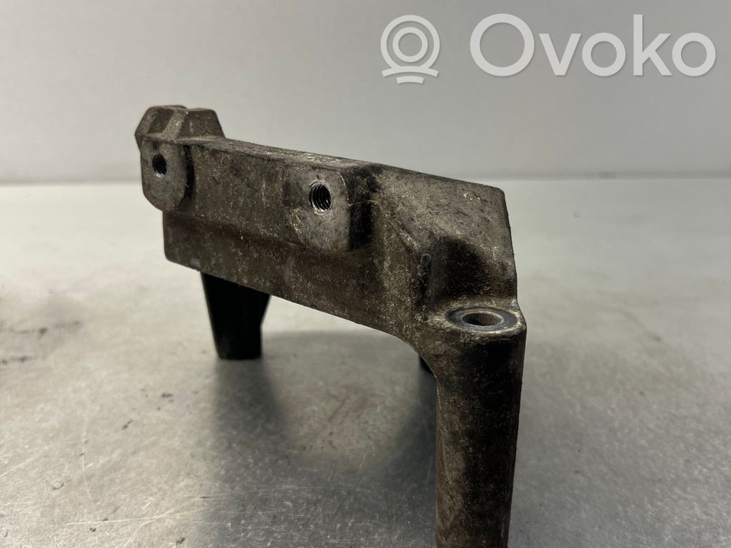 Engine mounting bracket   9127490,9127490