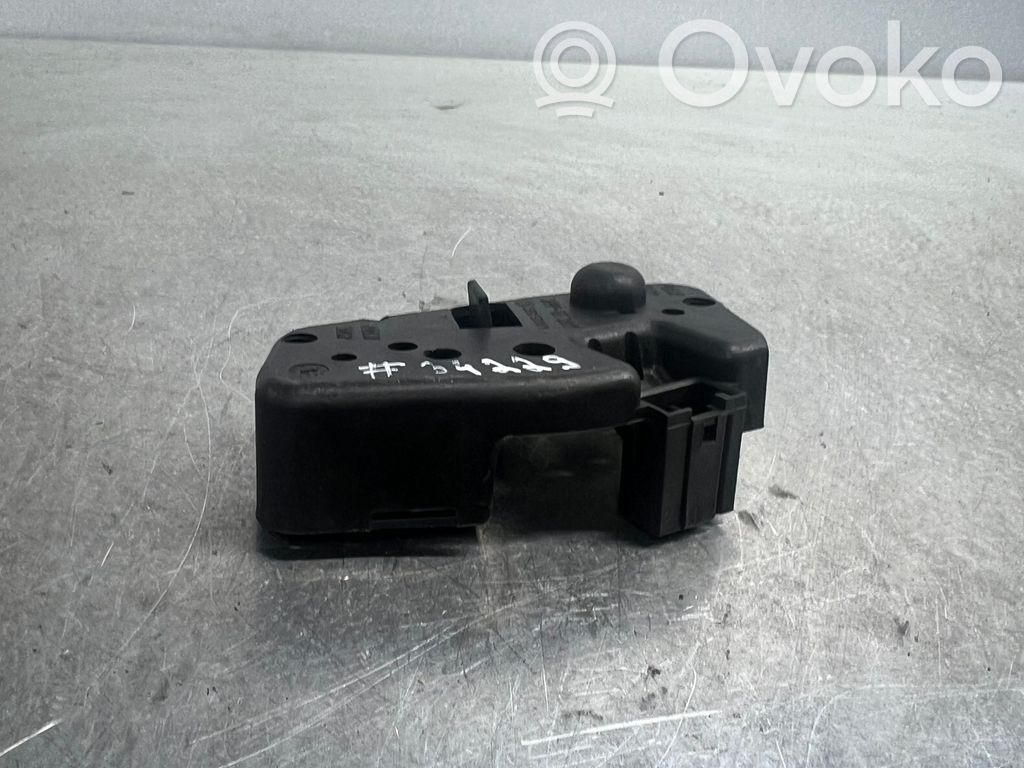 BMW 3 E46 Tail light bulb cover holder 