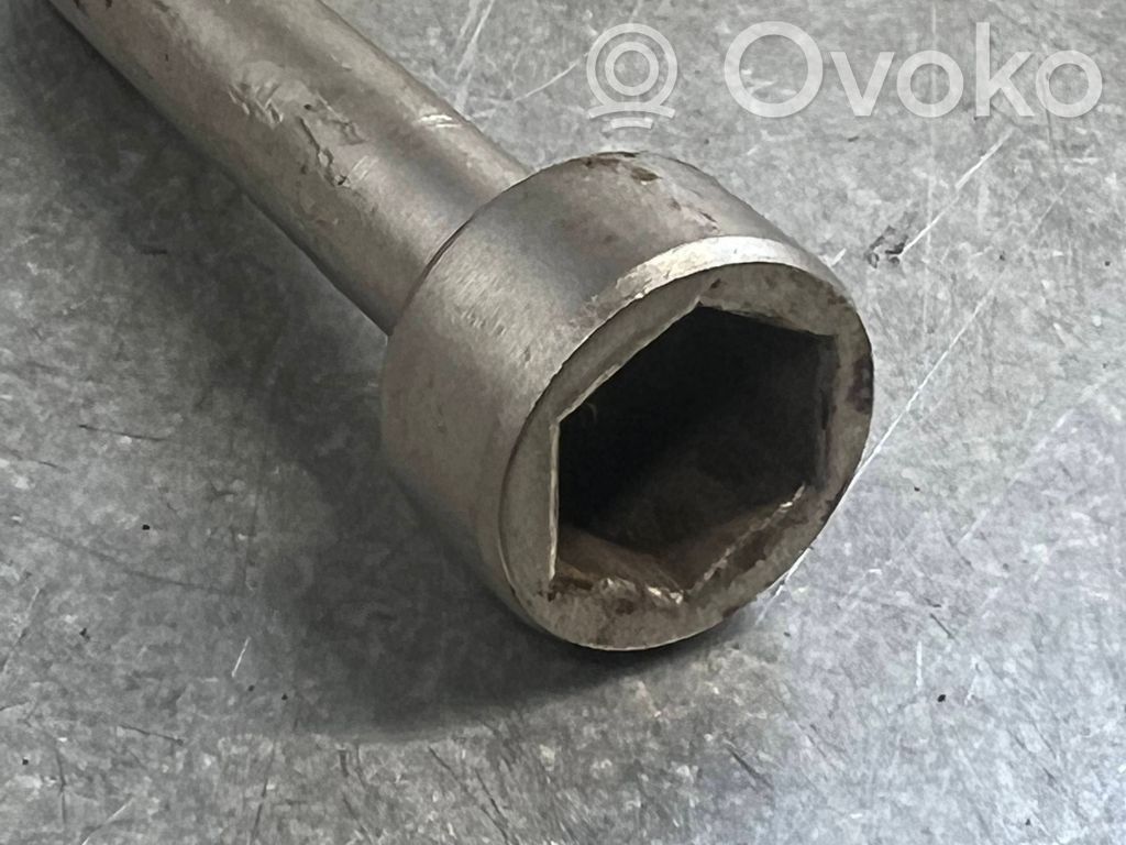 BMW 7 E65 E66 Wheel nut wrench 