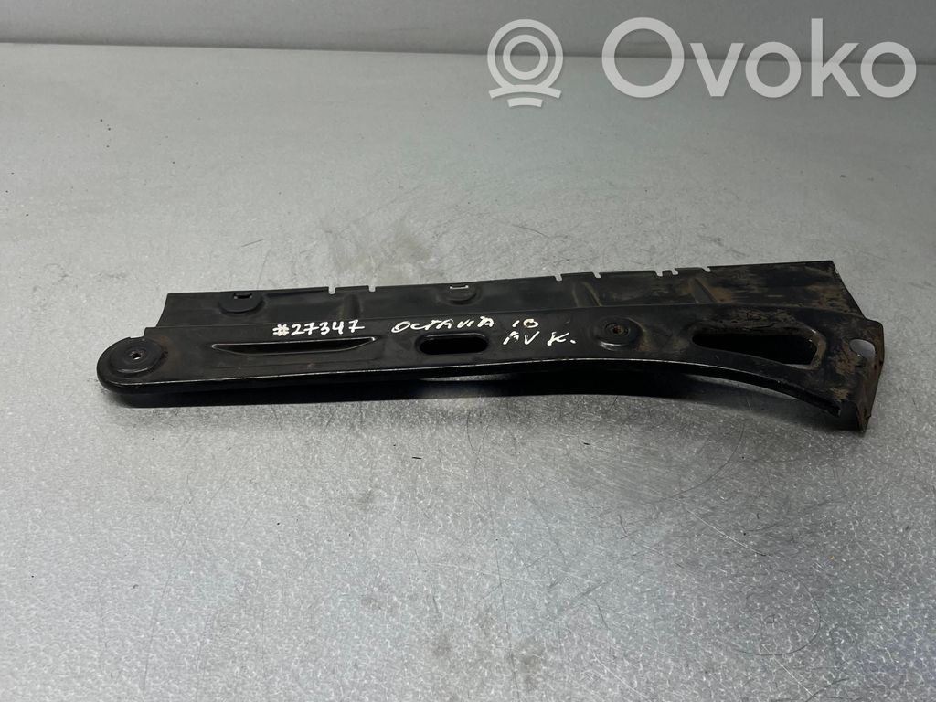 Skoda Octavia Mk2 (1Z) Soporte de montaje del parachoques trasero 