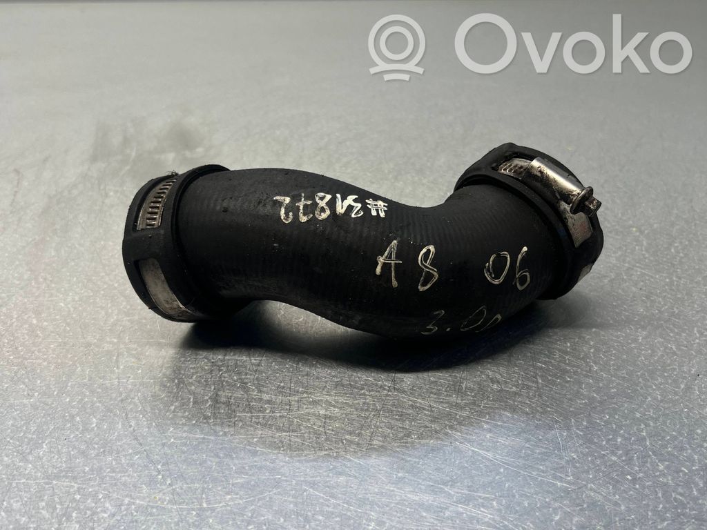 Audi A8 S8 D3 4E Furtun/conductă intercooler 