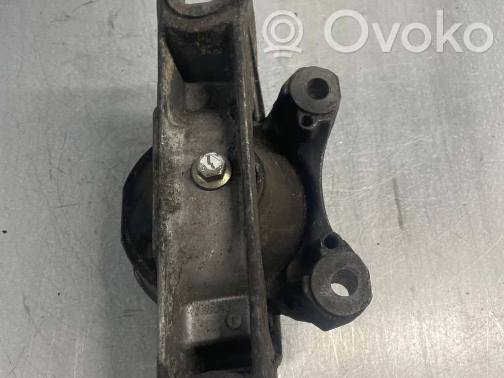 Ford Focus Engine mount bracket 
