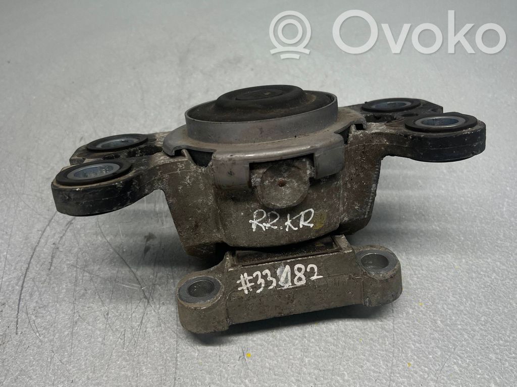 Volvo XC70 Engine mount bracket 