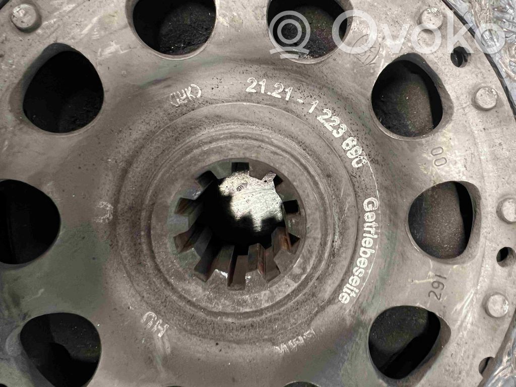 Kit d'embrayage   32A951710,32A951710