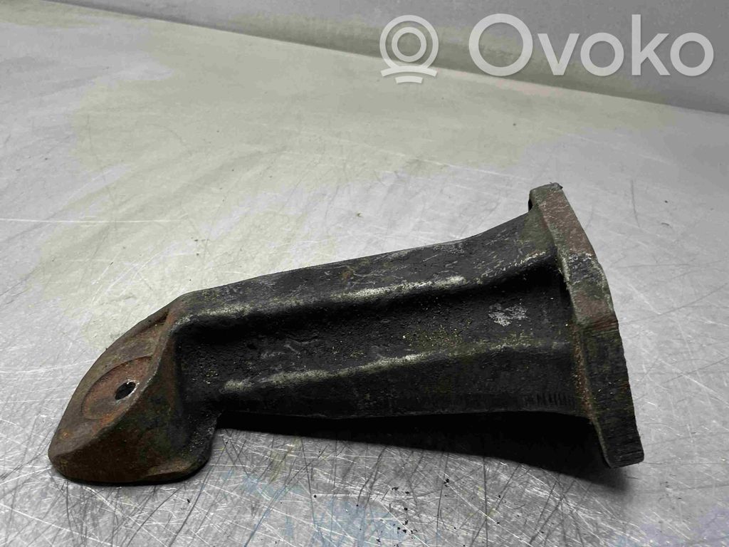 BMW X5 E53 Engine mount bracket 