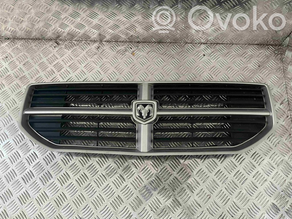 Dodge Caliber Etupuskurin ylempi jäähdytinsäleikkö 