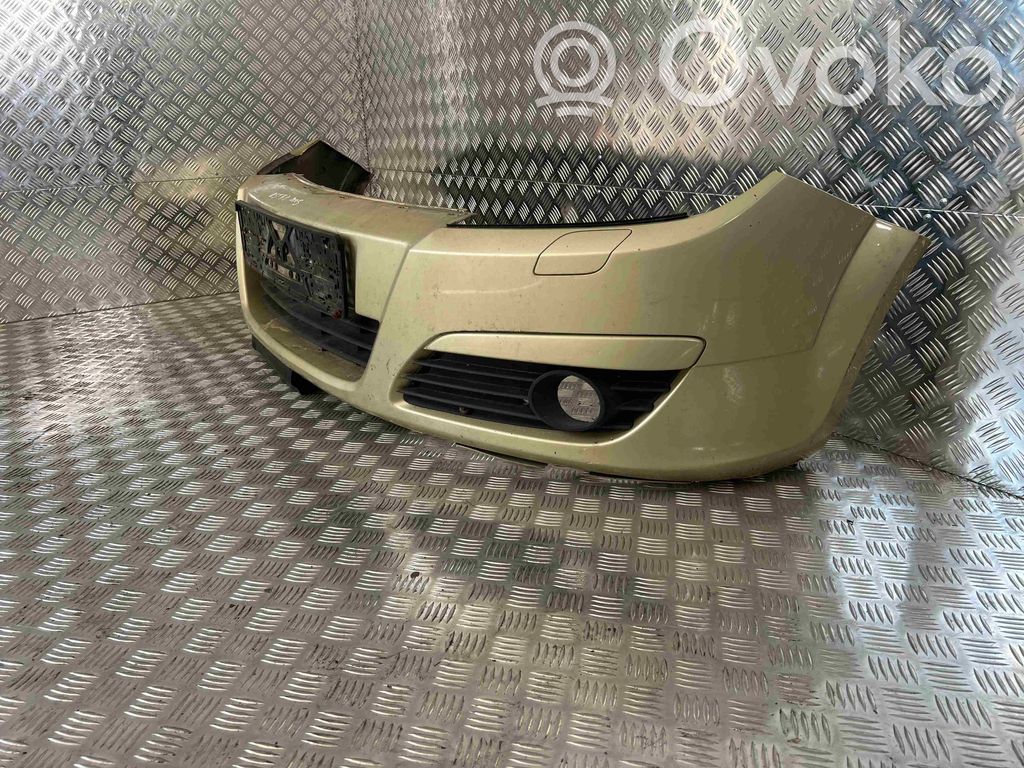 Opel Astra H Zderzak przedni 