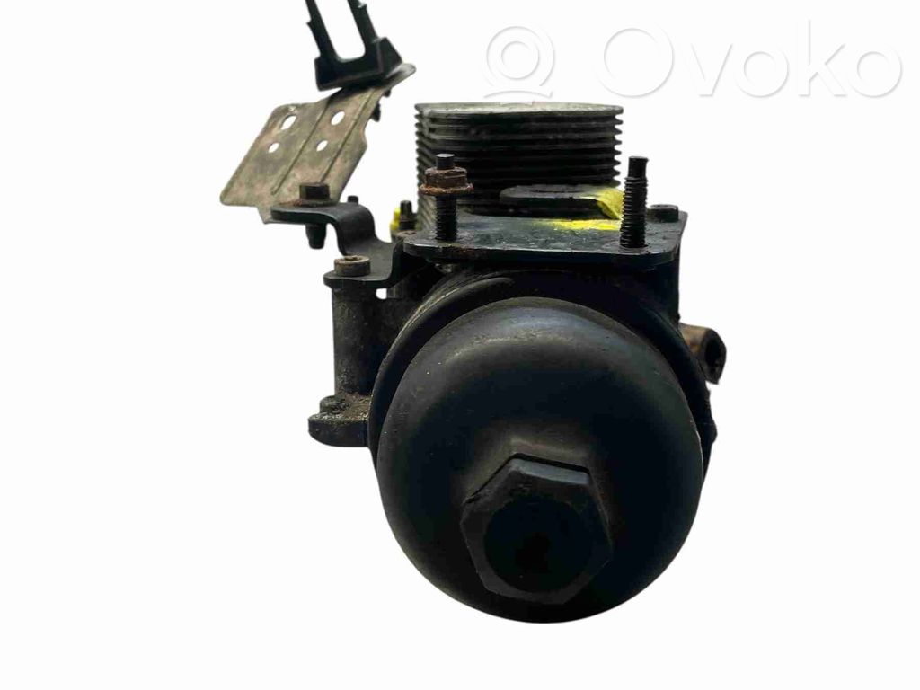 Volvo V70 Oil filter mounting bracket 