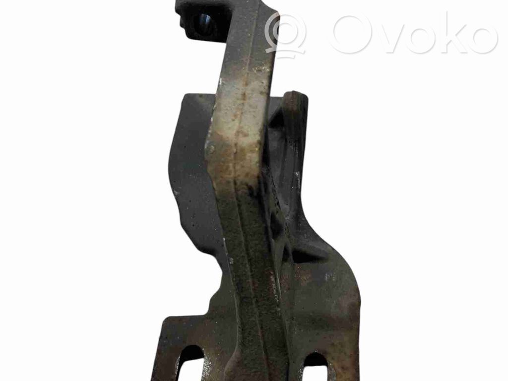 Nissan Qashqai+2 Engine mounting bracket 