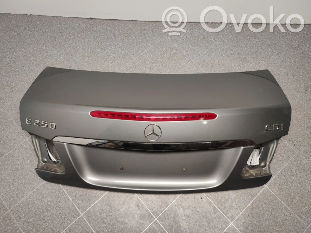 Mercedes-Benz E C207 W207 Tylna klapa bagażnika 