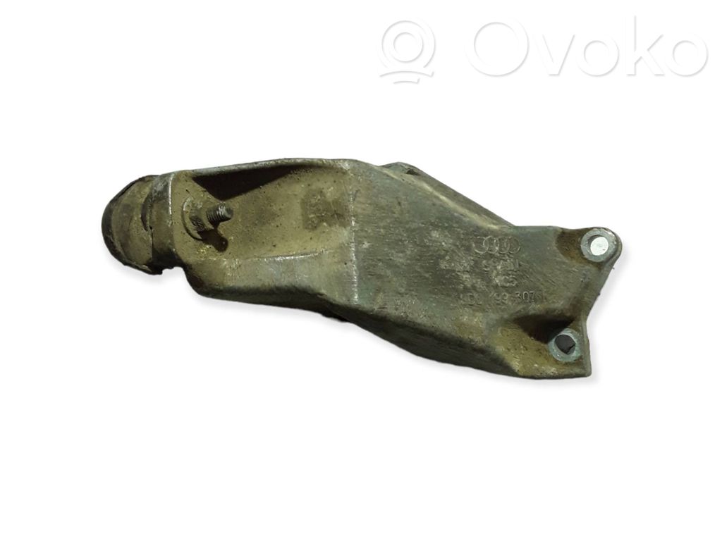 Engine mounting bracket   8D0199307