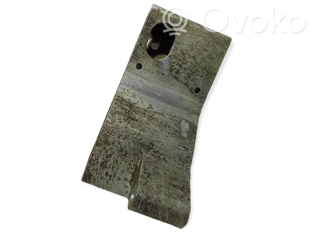 Engine mounting bracket   8666261