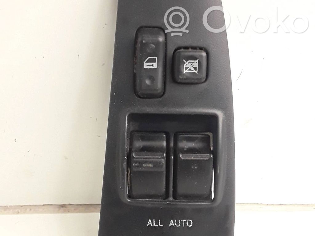 Toyota Avensis T250 Interruttore di controllo dell’alzacristalli elettrico 