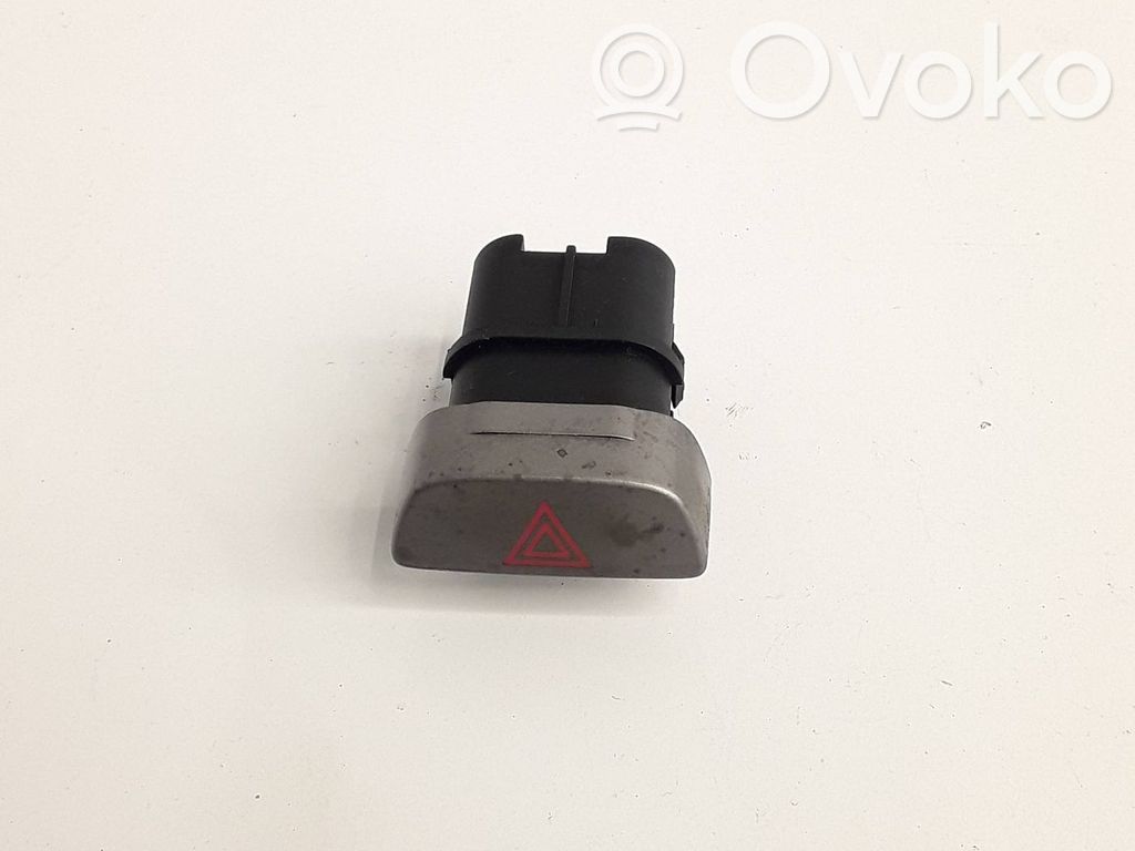Botón interruptor de luz de peligro   8M5T13A350