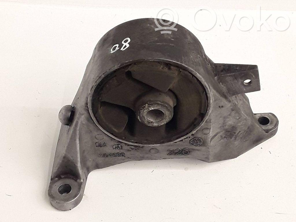 Engine mount bracket   V04636