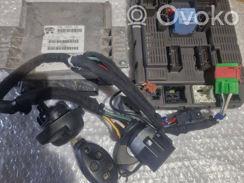 Citroen C8 Juego de cerradura y set ECU del motor 