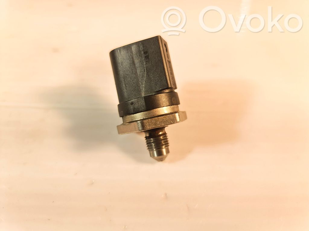 Audi A6 S6 C6 4F Regulador de presión del combustible 