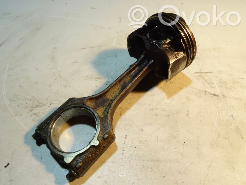 Audi A5 8T 8F Piston with connecting rod 