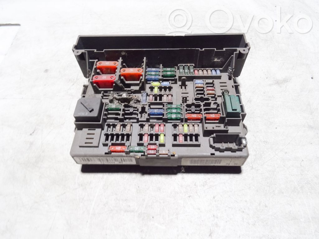 BMW 3 E90 E91 Fuse module 