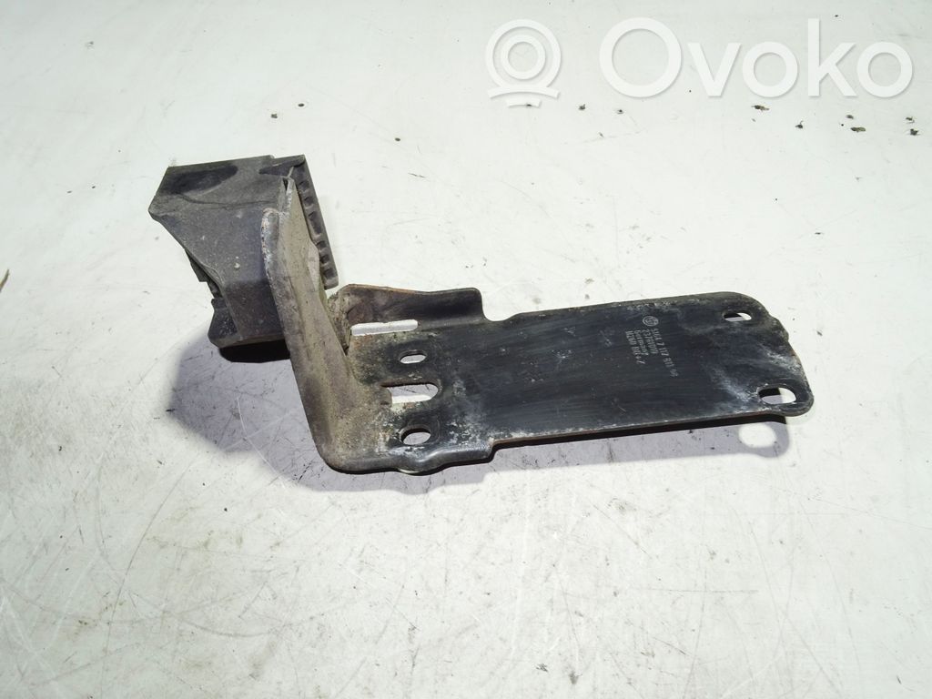 BMW 3 E90 E91 Radiator mount bracket 