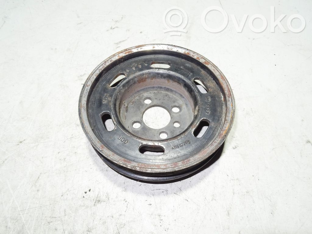 Audi A4 S4 B5 8D Riemenscheibe 