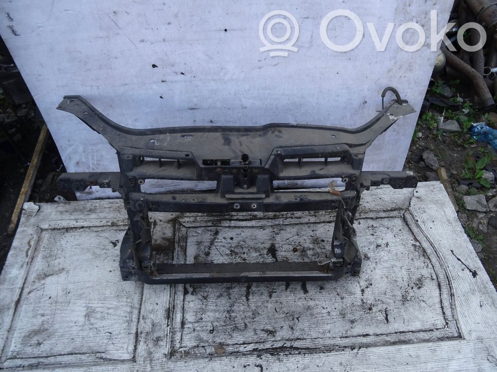 Volkswagen Golf V Radiatoru panelis 