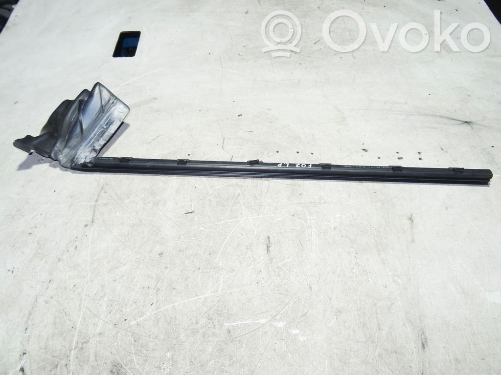 BMW 5 GT F07 Uszczelka szyby drzwi przednich 