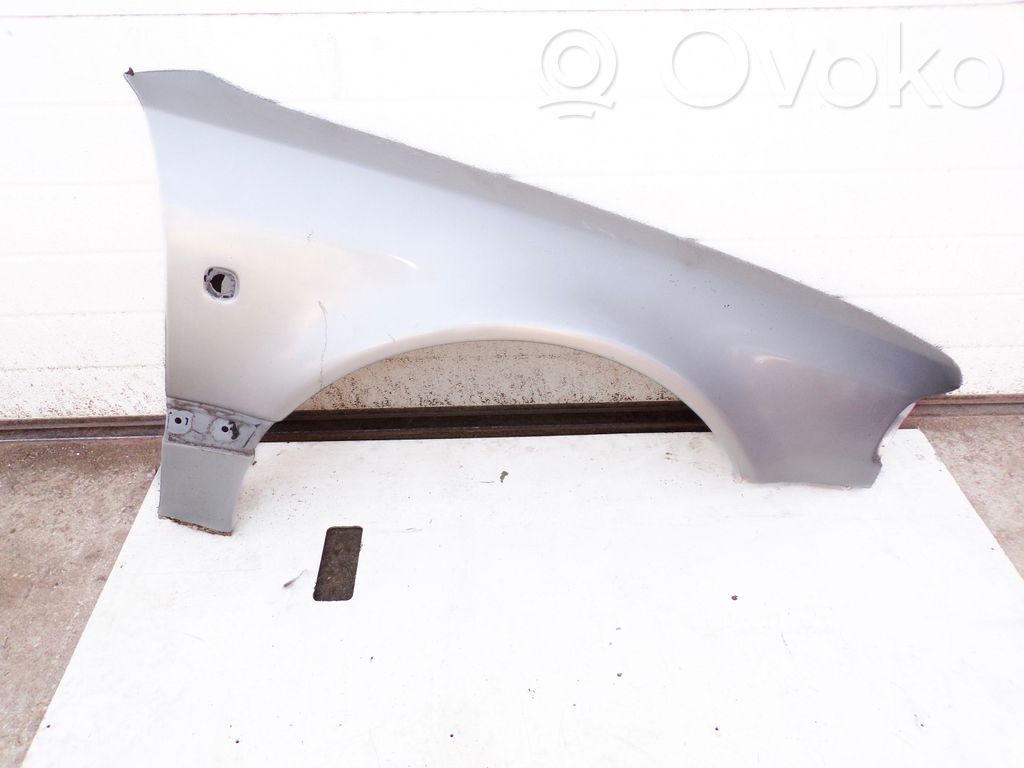 Audi A8 S8 D2 4D Sparnas 