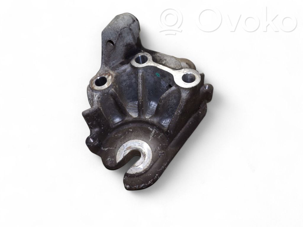 Engine mounting bracket   9682417480